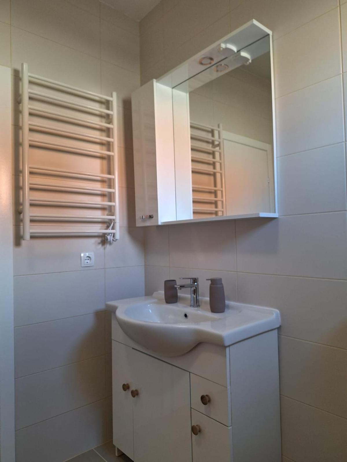 Apartment Mara Primosten Exterior photo